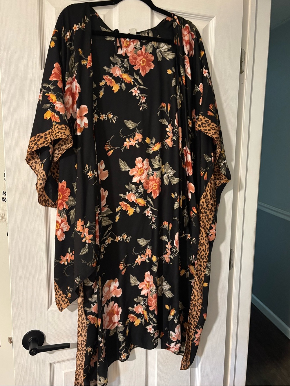 American Eagle Outfitters Black Floral Long Sleeve Kimono with Leopard Trim OS